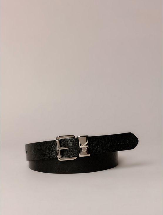 Cinto Calvin Klein Jeans Feminino Passante Metal Ck - Preto Cinto Calvin Klein Jeans Feminino Passante Metal Ck Preto Pp