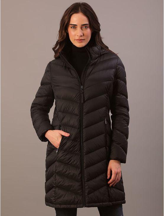 Jaqueta Calvin Klein Feminina Alongada Matelassê Capuz Remo - Preto Jaqueta Calvin Klein Feminina Alongada Matelassê Capuz Remo Preto g