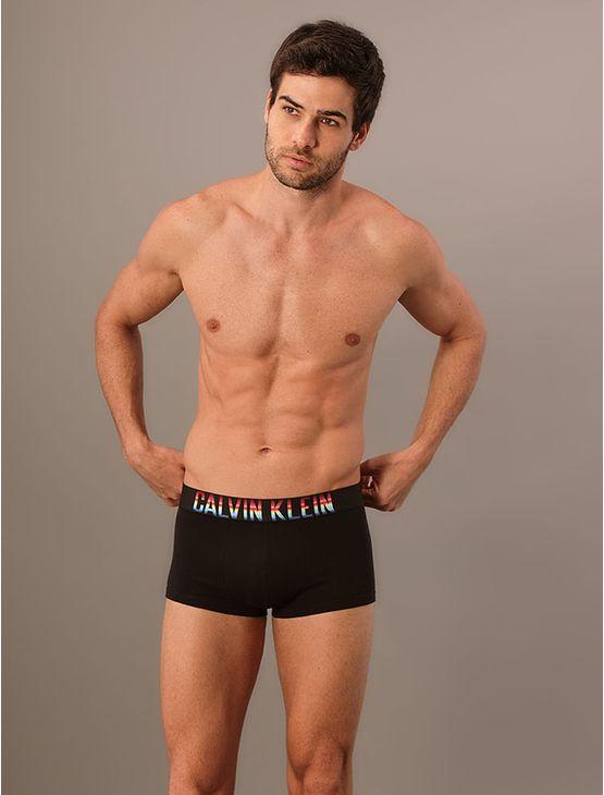 Cueca Low Rise Trunk Cotton Pride Calvin Klein Underwear - Preto Cueca Low Rise Trunk Cotton Pride Calvin Klein Underwear Preto g
