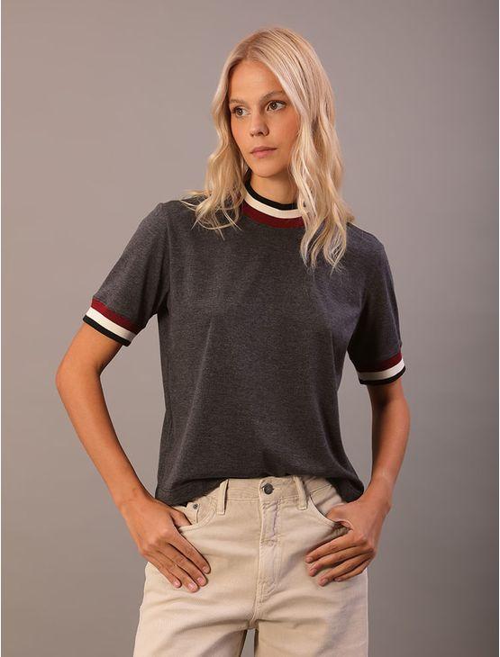 Blusa Calvin Klein Jeans Feminino Manga Curta Punhos Retilinea Frisos - Chumbo Blusa Calvin Klein Jeans Feminino Manga Curta Punhos Retilinea Frisos Chumbo m