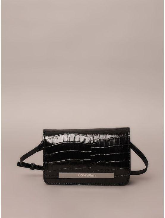 Bolsa Pequena Croco Placa Calvin Klein - Preto Bolsa Pequena Croco Placa Calvin Klein Preto u