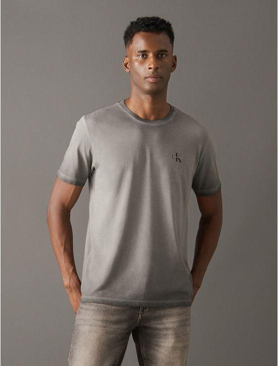 Camiseta Masculina Reissue Tinto Calvin Klein Jeans - Chumbo Camiseta Masculina Reissue Tinto Calvin Klein Jeans Chumbo p