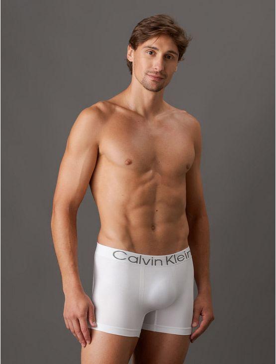 Kit 3 Cuecas Trunk Seamless Flamê Calvin Klein Underwear - Branco, Cinza, Preto Kit 3 Cuecas Trunk Seamless Flamê Calvin Klein Underwear Branco, Cinza, Preto m