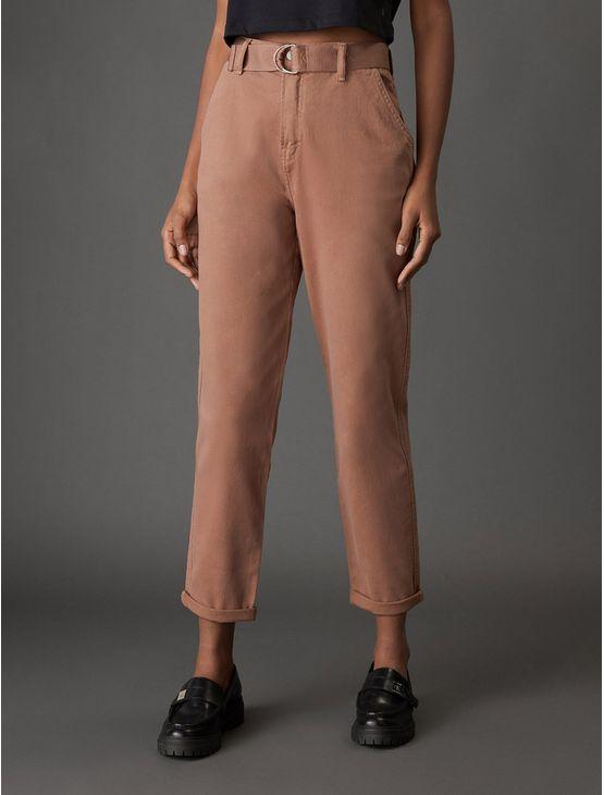 Calça Feminina Color Mom Com Cinto Calvin Klein Jeans - Terra Calça Feminina Color Mom Com Cinto Calvin Klein Jeans Terra 44