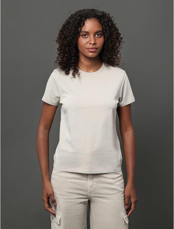Camiseta Calvin Klein Jeans Feminina Essentials Estampa na Barra - Caqui Claro Camiseta Calvin Klein Jeans Feminina Essentials Estampa na Barra Caqui Claro Pp