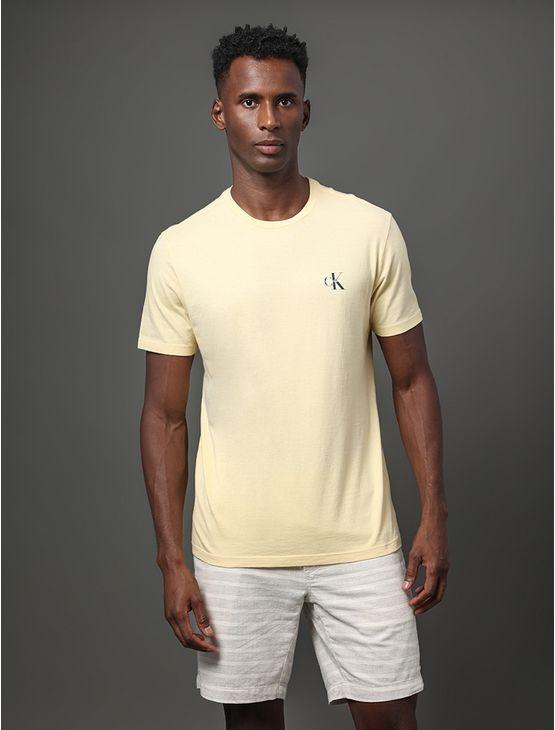 Camiseta Masculina Reissue Peito Calvin Klein Jeans - Amarelo Manteiga Camiseta Masculina Reissue Peito Calvin Klein Jeans Amarelo Manteiga p