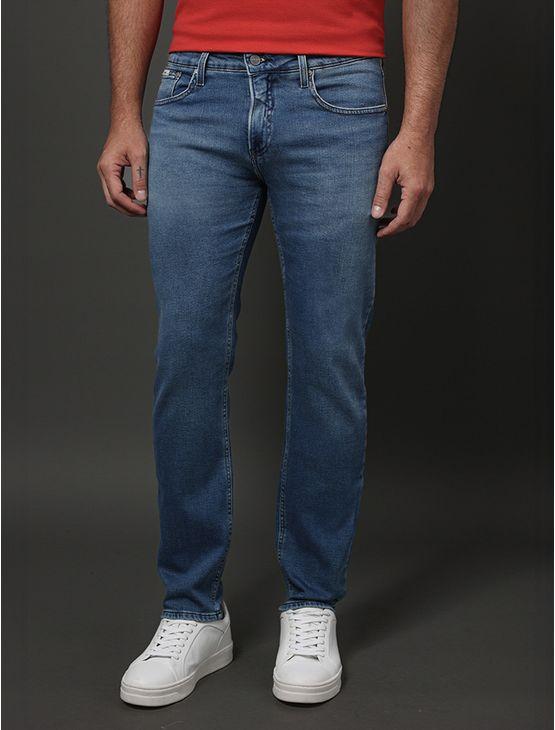 Calça Jeans Masculina Slim Moletom Calvin Klein - Azul Médio Calça Jeans Masculina Slim Moletom Calvin Klein Azul Médio 48