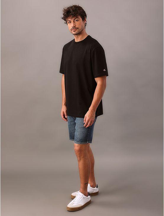 Camiseta Manga Curta Calvin Klein Jeans Masculino Oversized Calvin Klein Manga - Preto Camiseta Manga Curta Calvin Klein Jeans Masculino Oversized Calvin Klein Manga Preto m