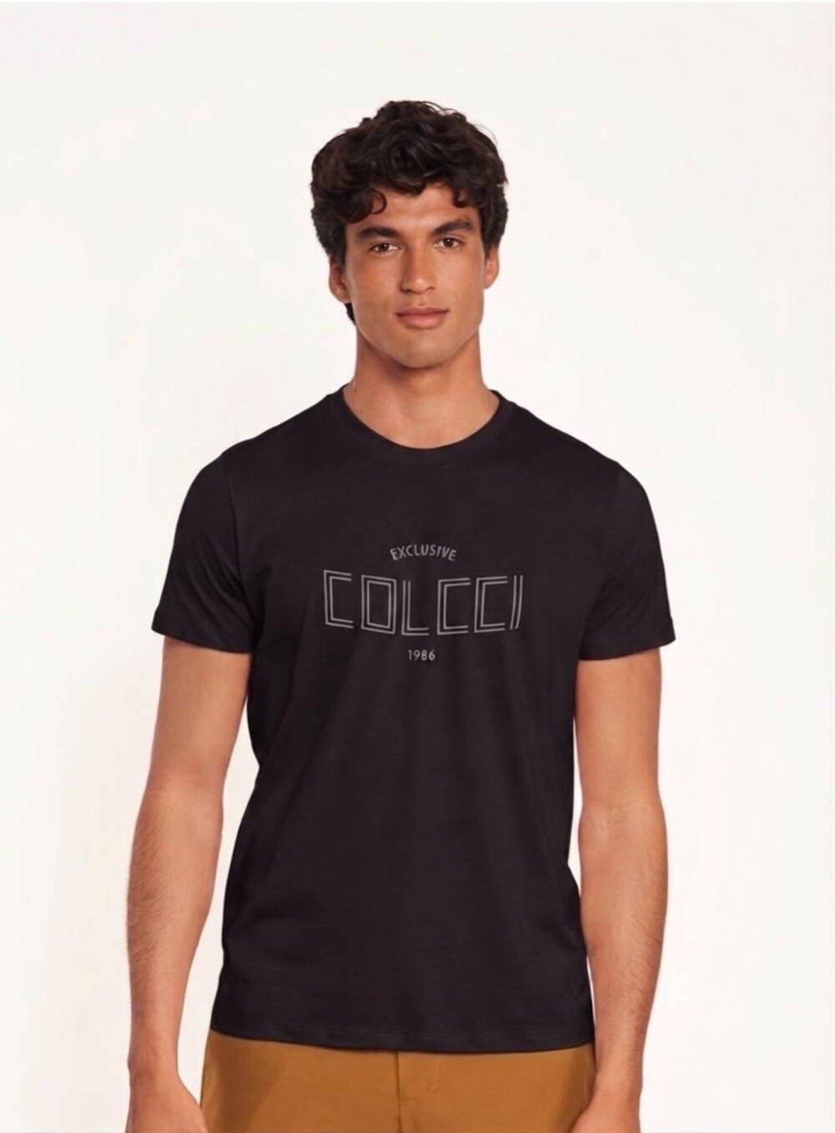 Camiseta Masculina com Estampa Frontal Colcci Preto