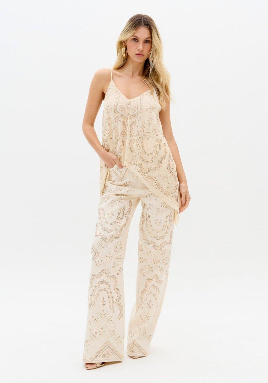 Calça Sarja Wide Leg Cintura Super Alta Com Aplicações Lança Perfume