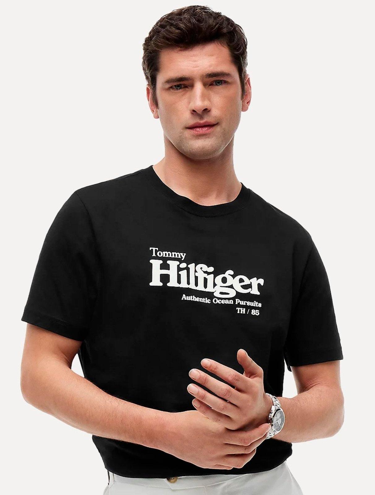 Camiseta Tommy Hilfiger Masculina Authentic Ocean Pursuit Preta
