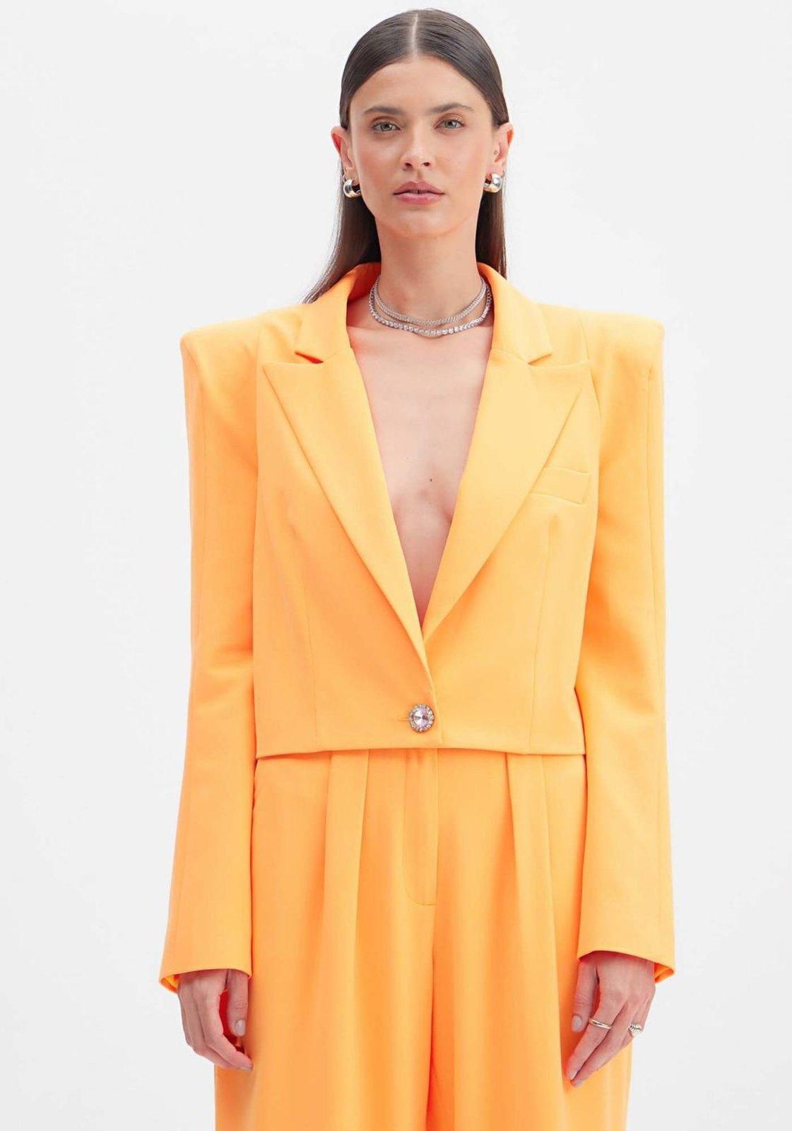 Blazer Alfaiataria Com Maxi Ombreira Lança Perfume