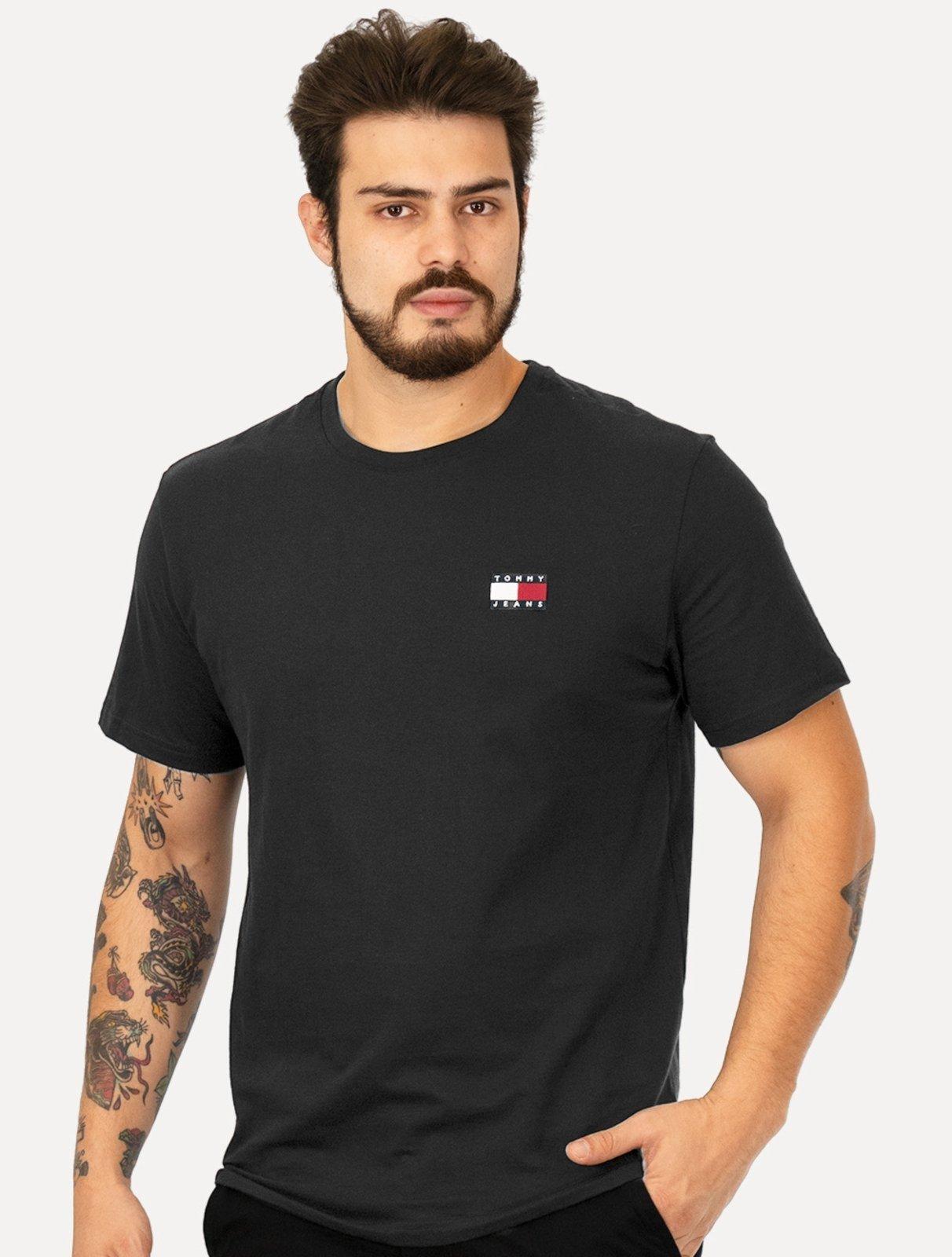 Camiseta Tommy Jeans Masculina Regular Med Flag Badge Preta