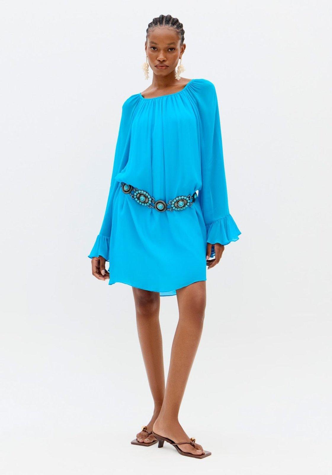 Vestido Curto Amplo Manga Longa Lança Perfume