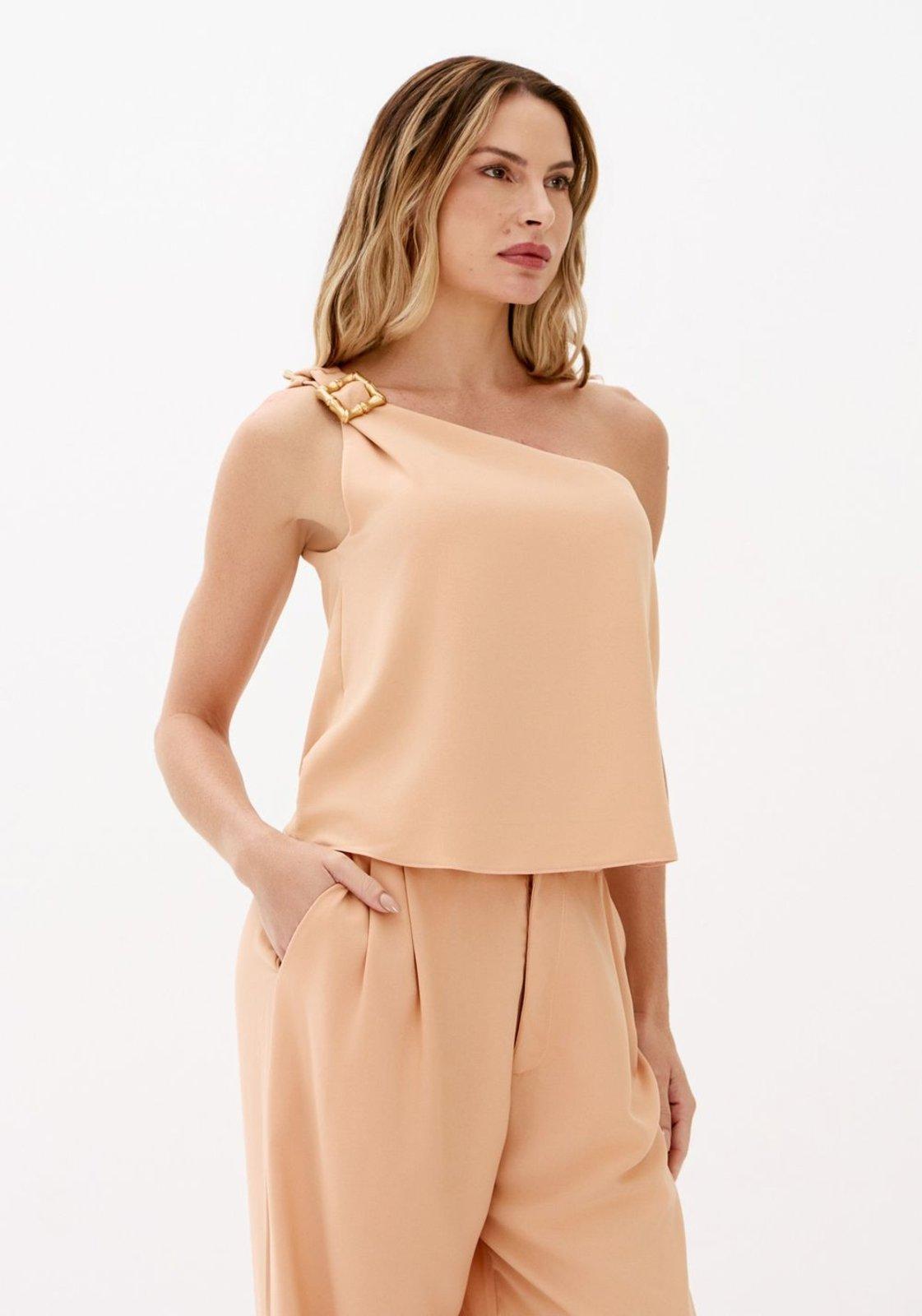 Blusa Ombro Único Com Metal Lança Perfume