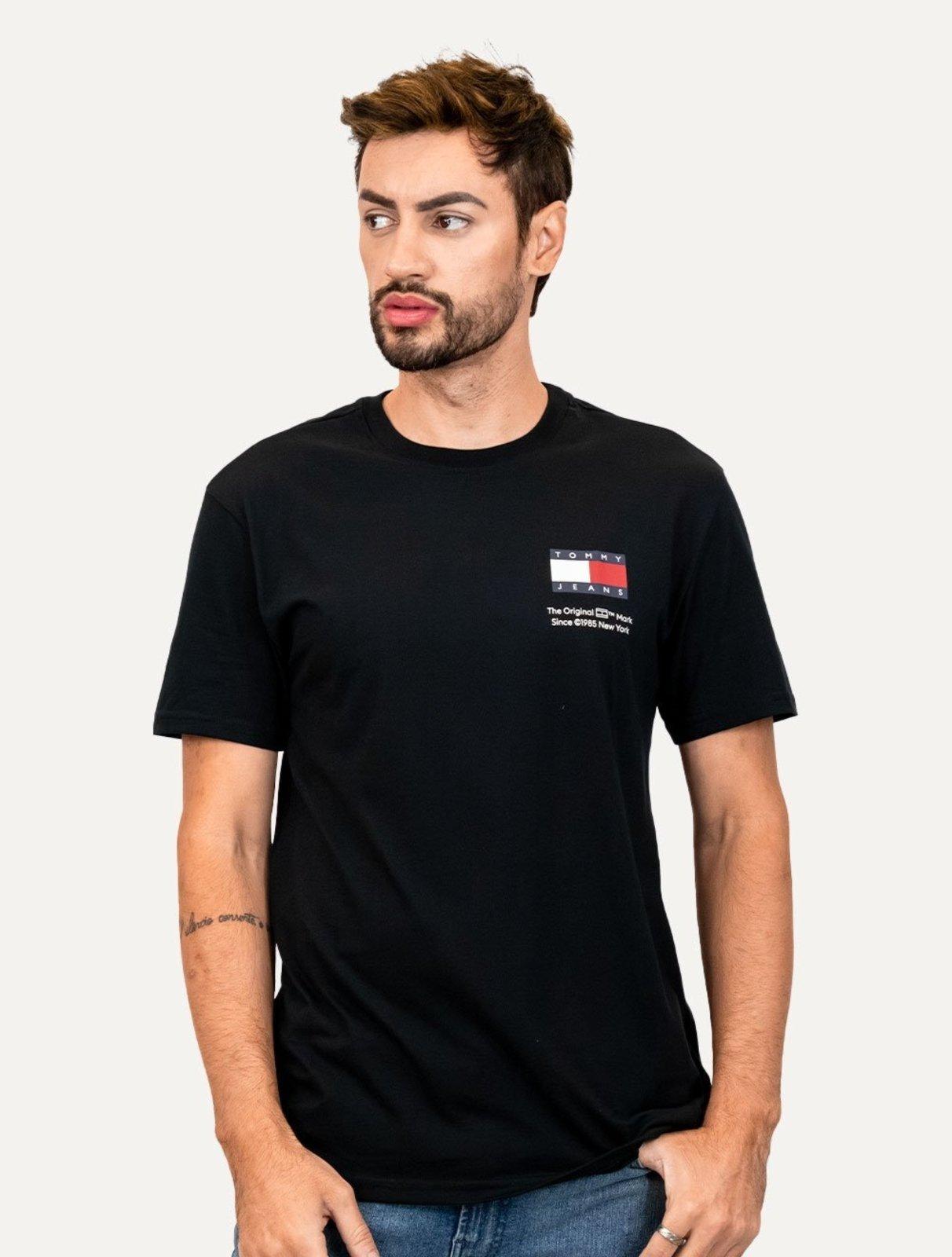 Camiseta Tommy Jeans Masculina Regular Essential Flag Text Preta