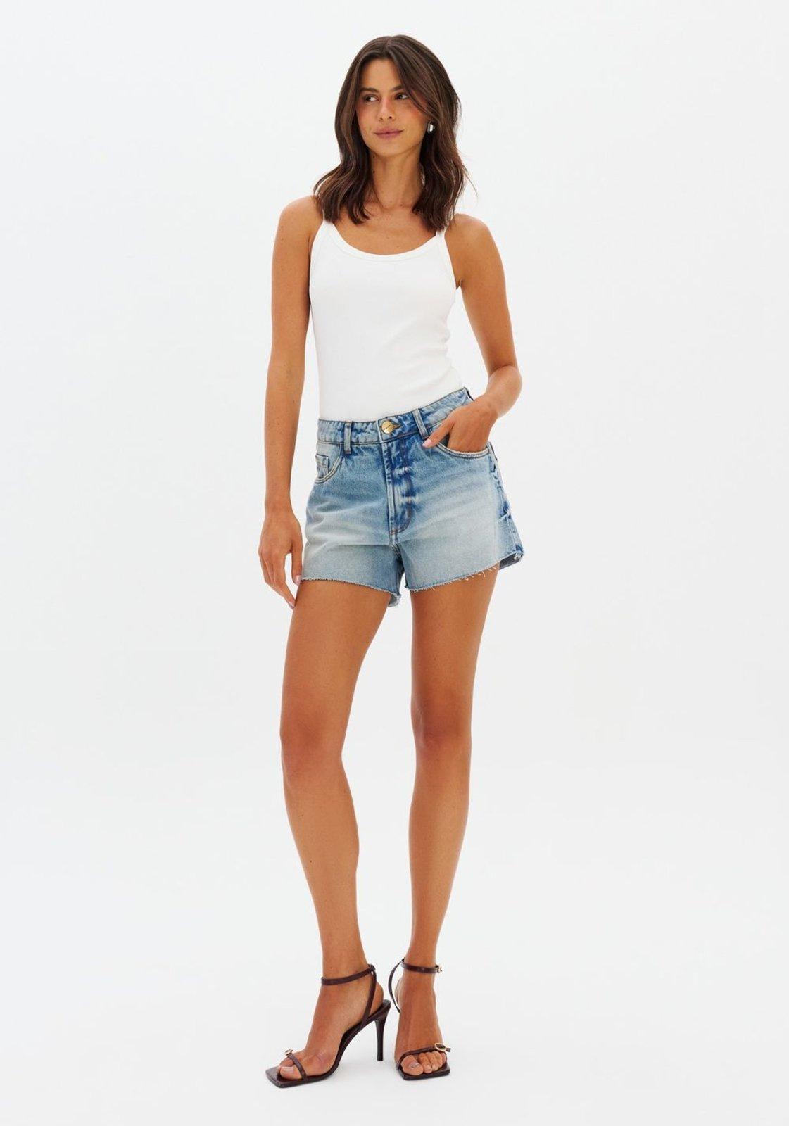 Short Jeans Curto Grandfather Cintura Média Lança Perfume