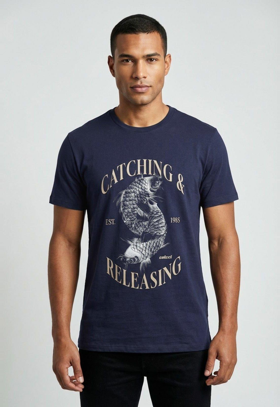 Camiseta Masculina Colcci Estampa Peixes Azul Marinho