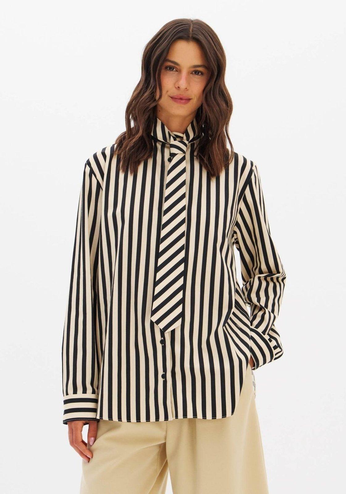Camisa Com Gravata Estampada Lança Perfume