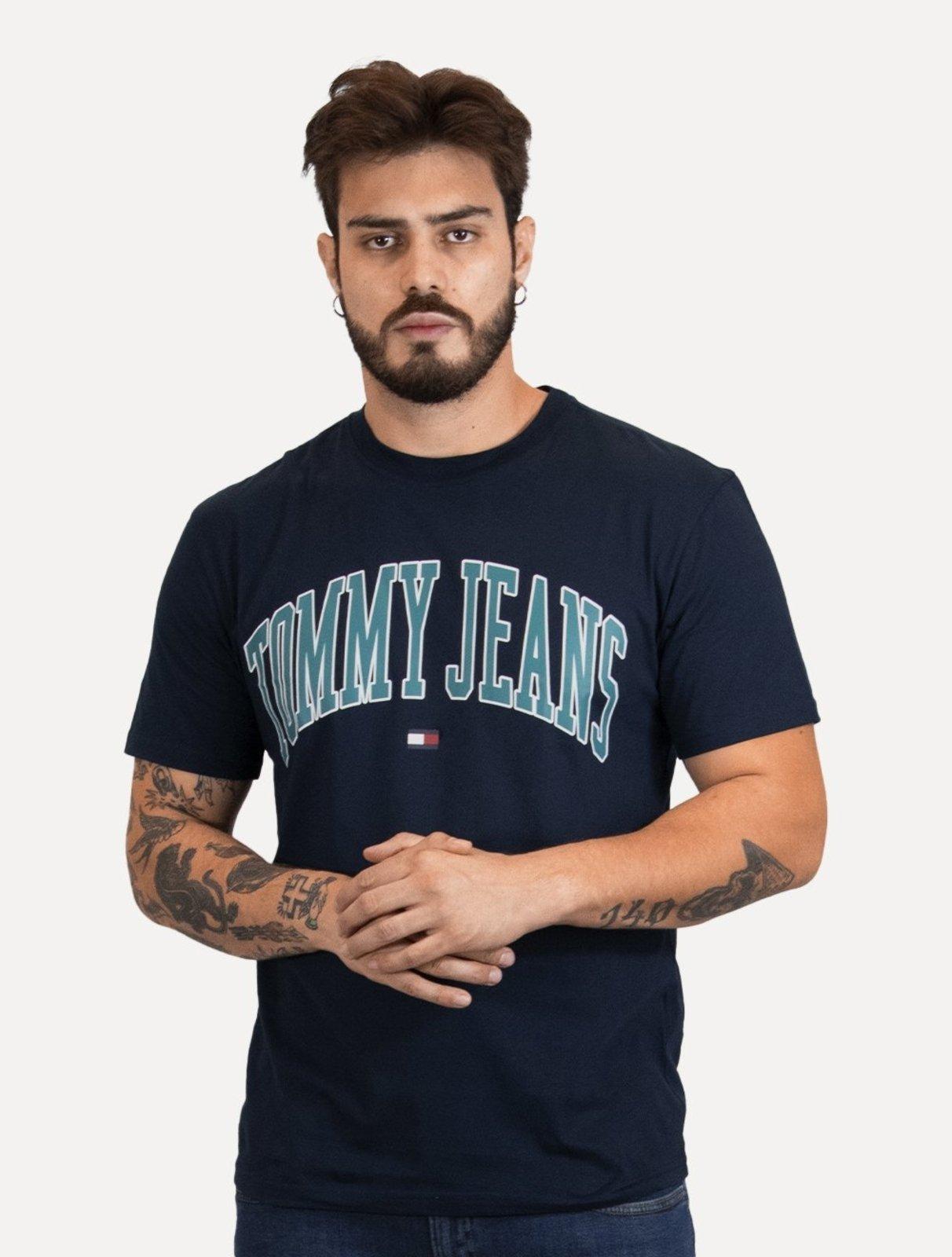 Camiseta Tommy Jeans Masculina Regular Varsity Arc Azul Marinho