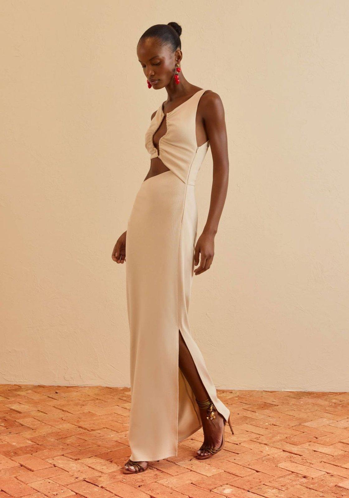 Vestido Longo Com Fenda Lança Perfume