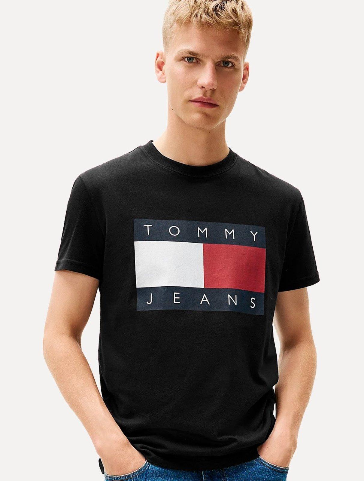 Camiseta Tommy Hilfiger Masculina Regular Big Flag Preta