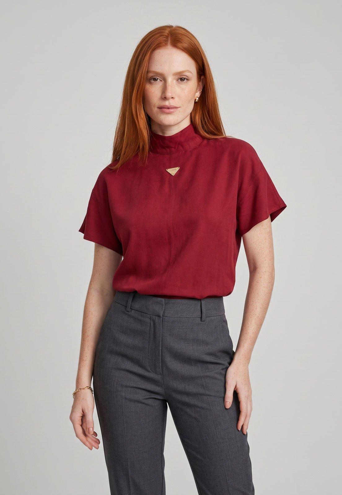 Blusa Feminina Lança Perfume Decote Alto Vermelha
