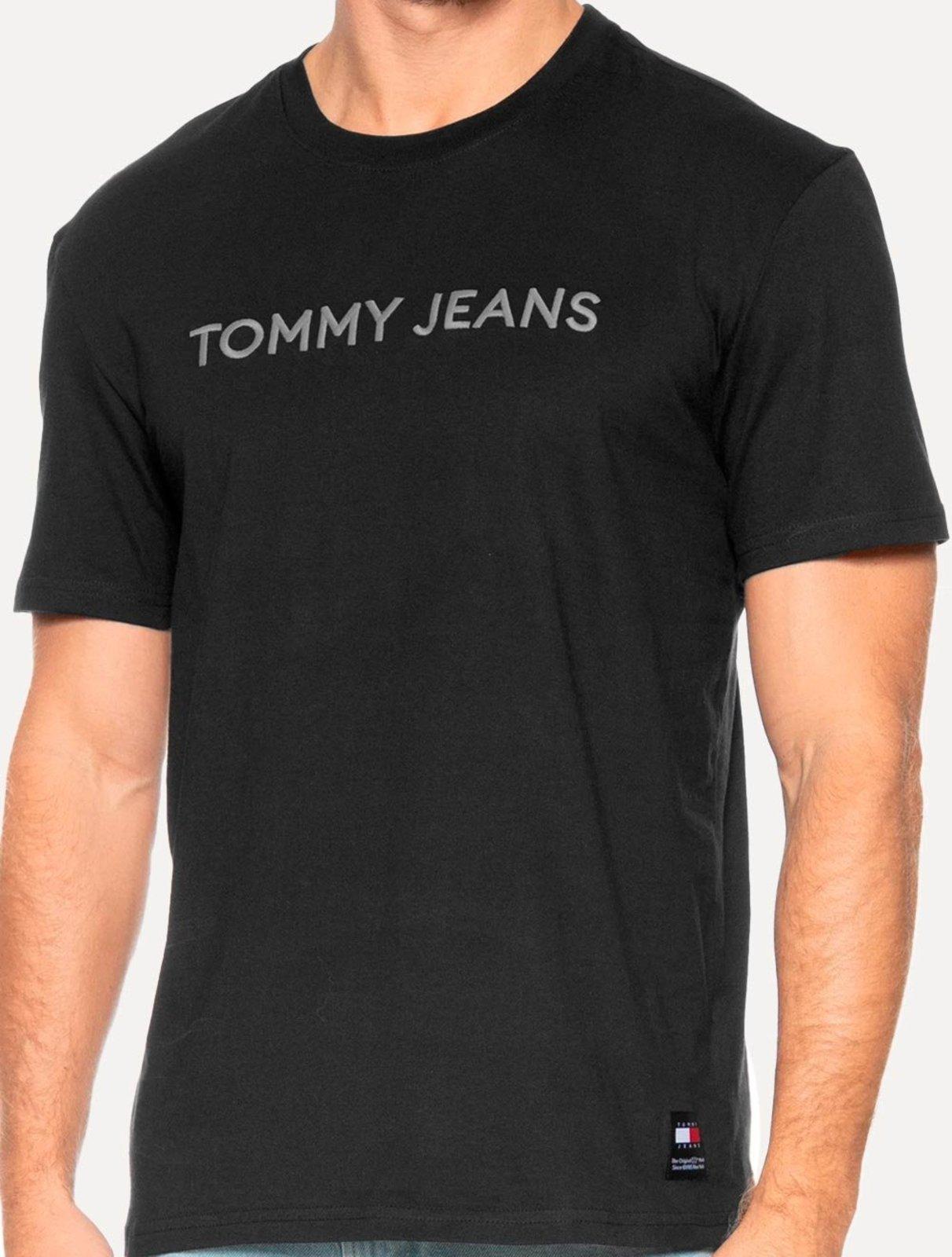 Camiseta Tommy Jeans Masculina Regular New Classic Linear Preta