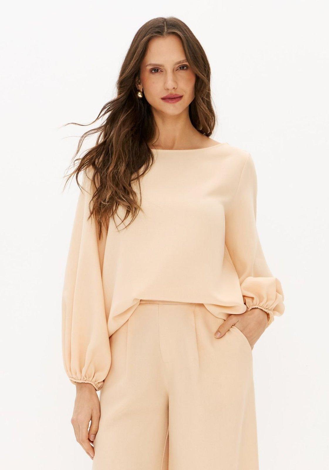 Blusa Ampla Manga Longa Lança Perfume
