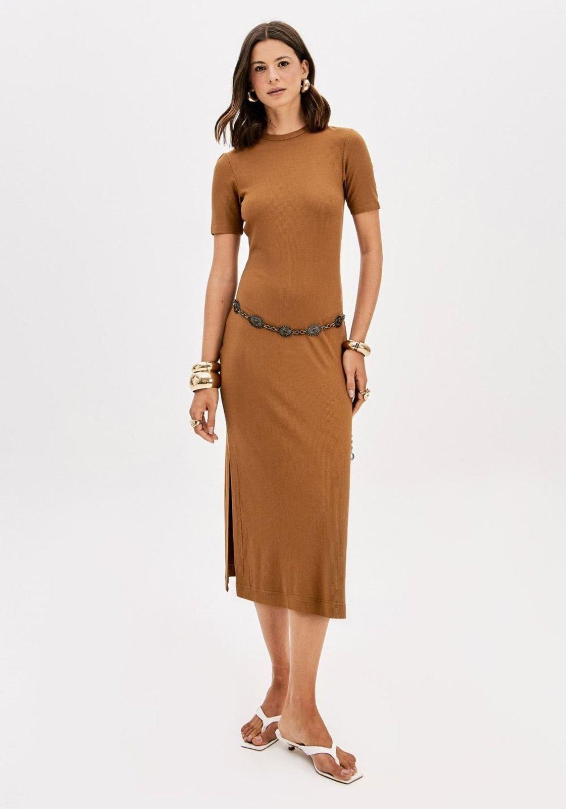 Vestido Canelado Midi Mangas Curtas Lança Perfume