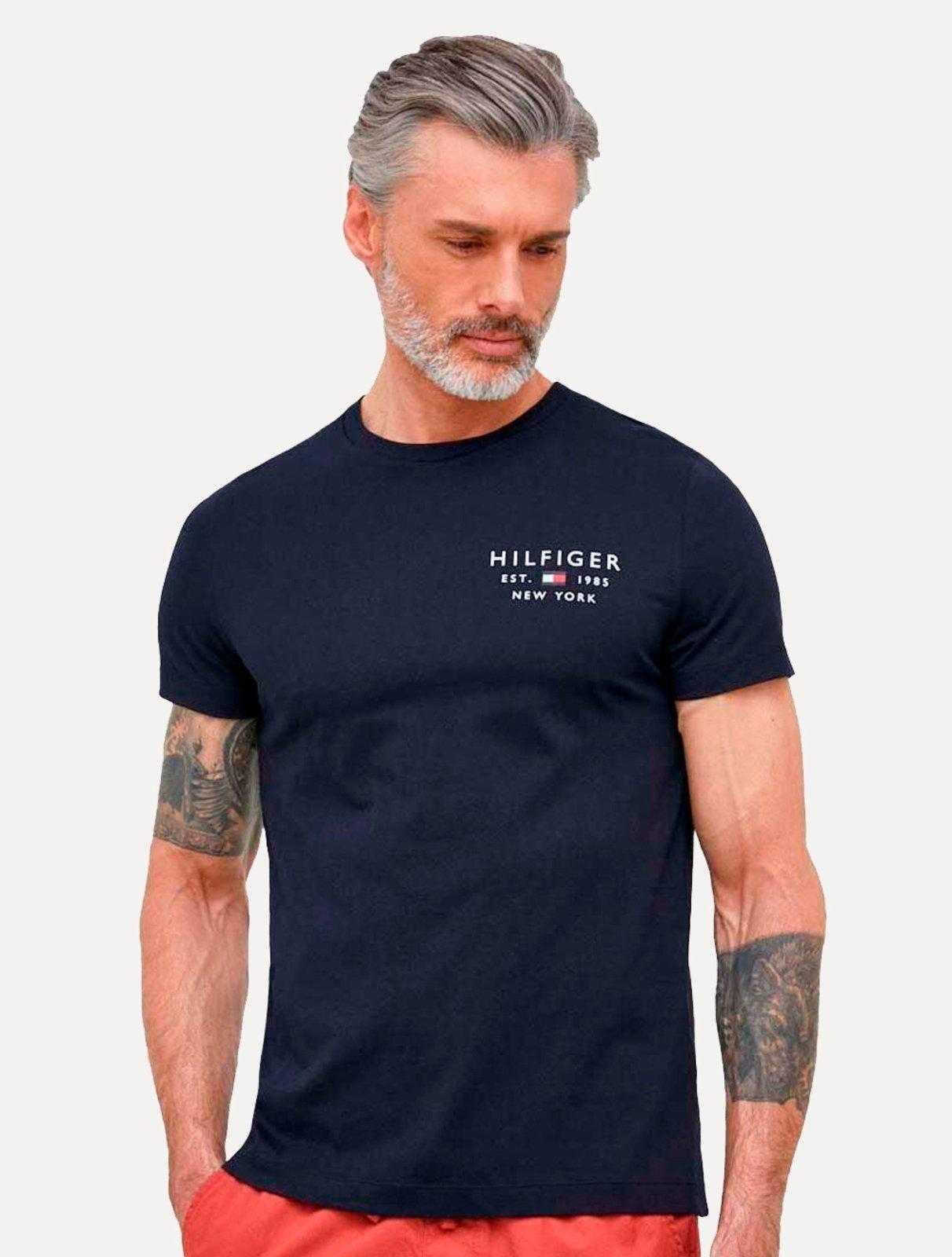 Camiseta Tommy Hilfiger Brand Love Small Logo Azul Marinho