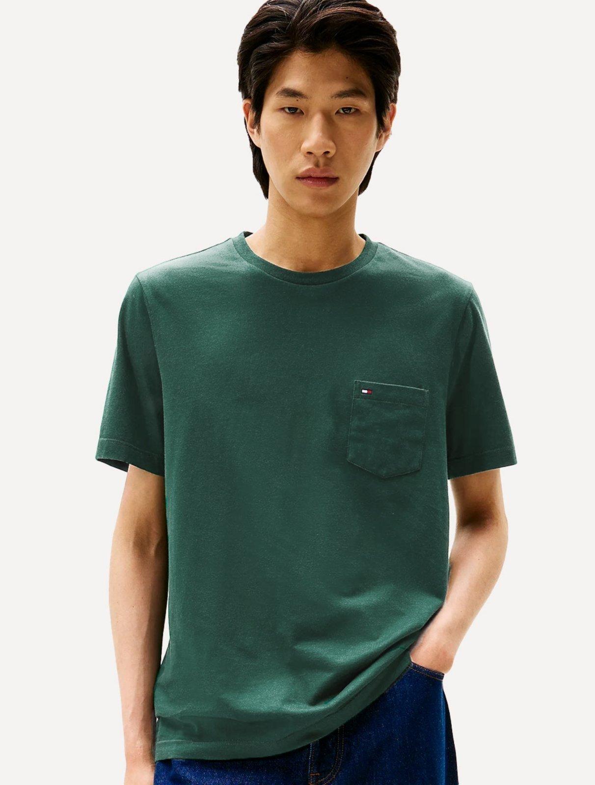Camiseta Tommy Jeans Masculina Regular Pocket Verde Escuro