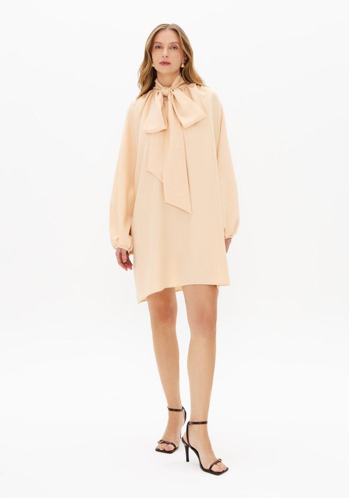 Vestido Curto Gola Laço Lança Perfume