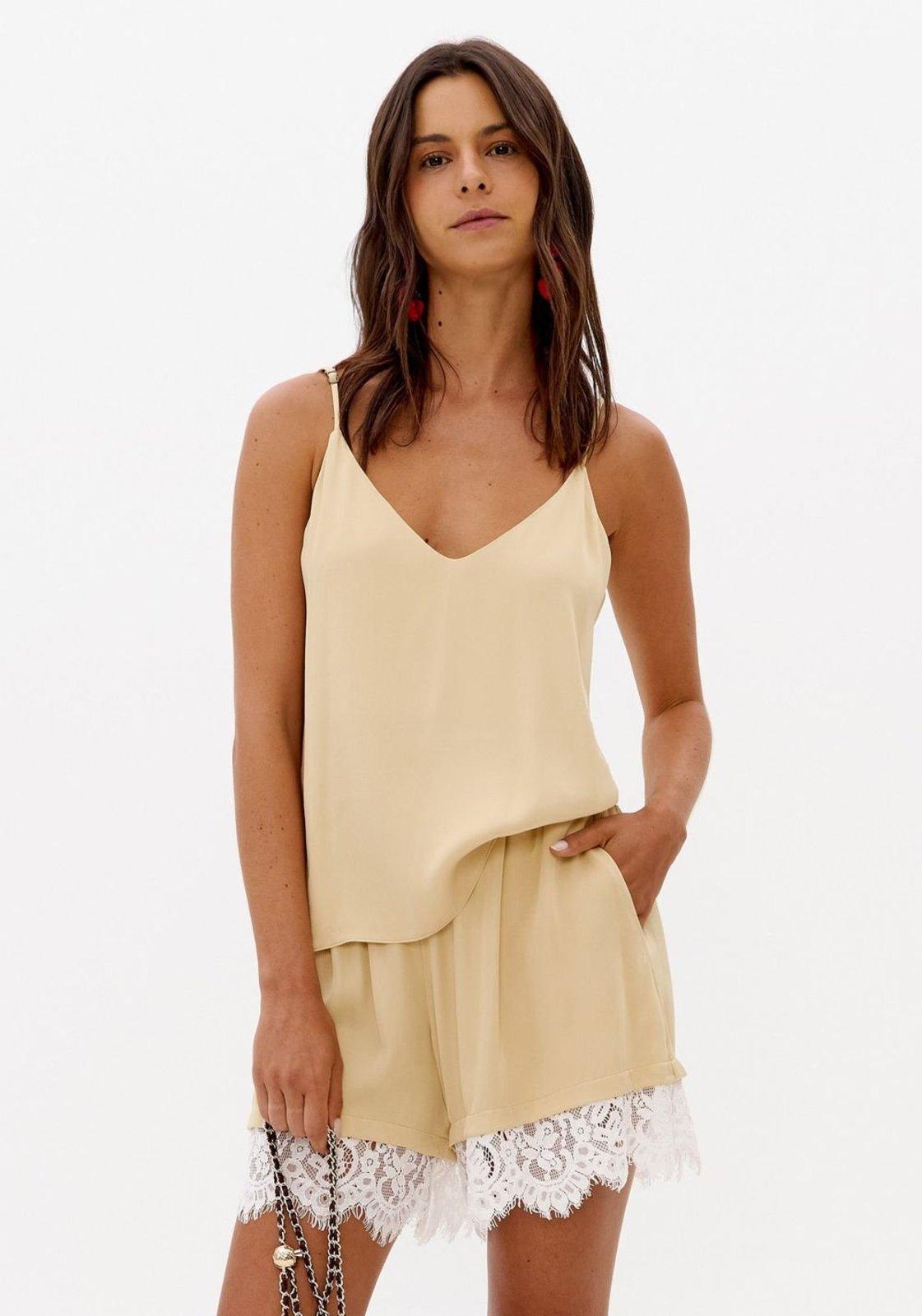 Blusa De Alça Acetinada Lança Perfume
