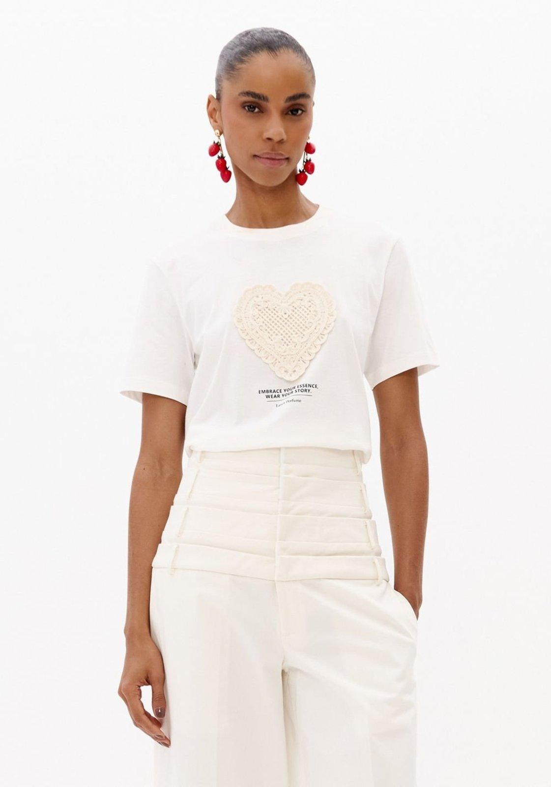 T-Shirt Regular Com Aviamento Lança Perfume