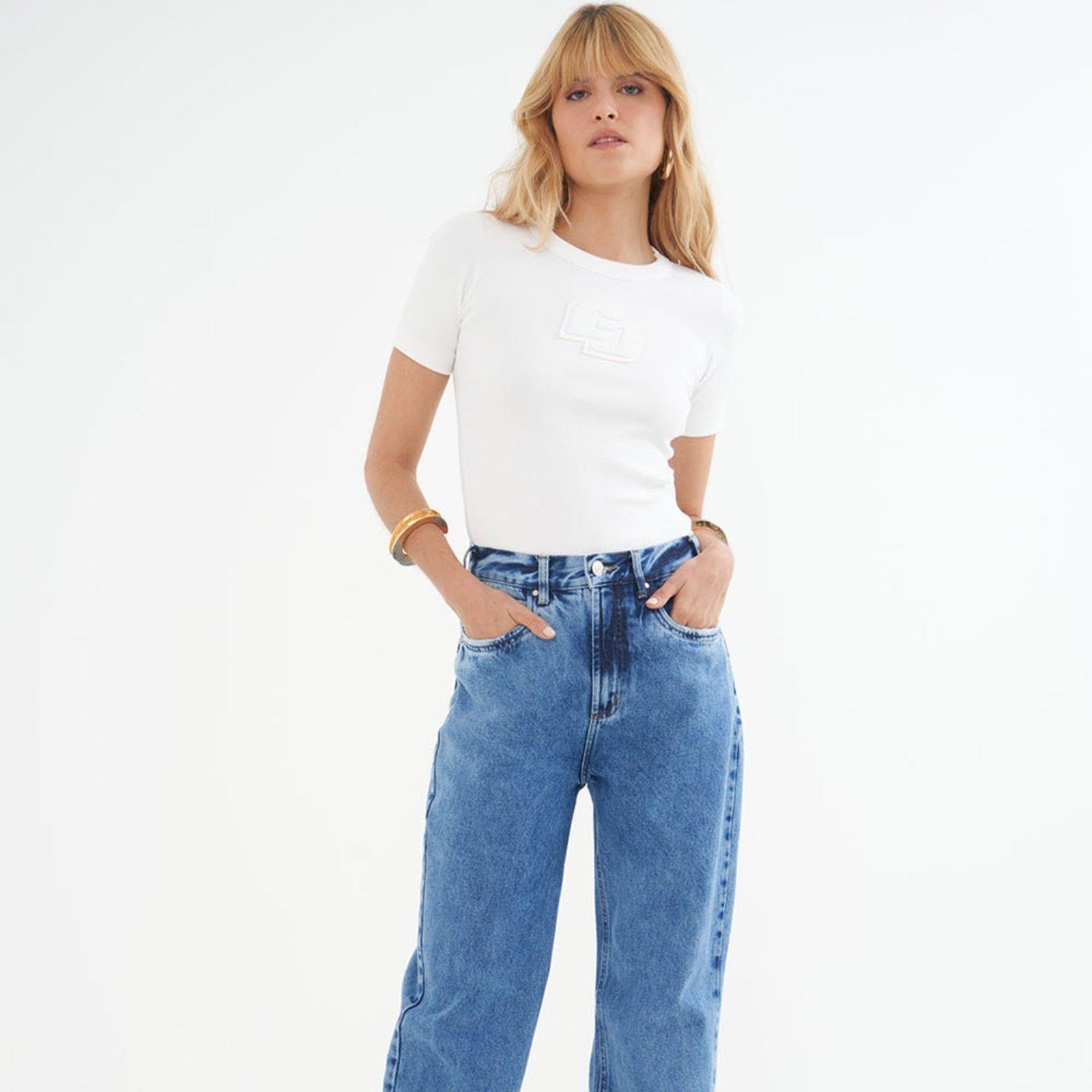 Camiseta Feminina Com Logo Em Alto Relevo Colcci Off Shell