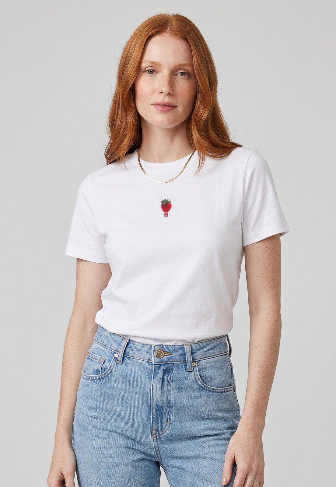 Camiseta Feminina Lança Perfume Bordado Morango Branca