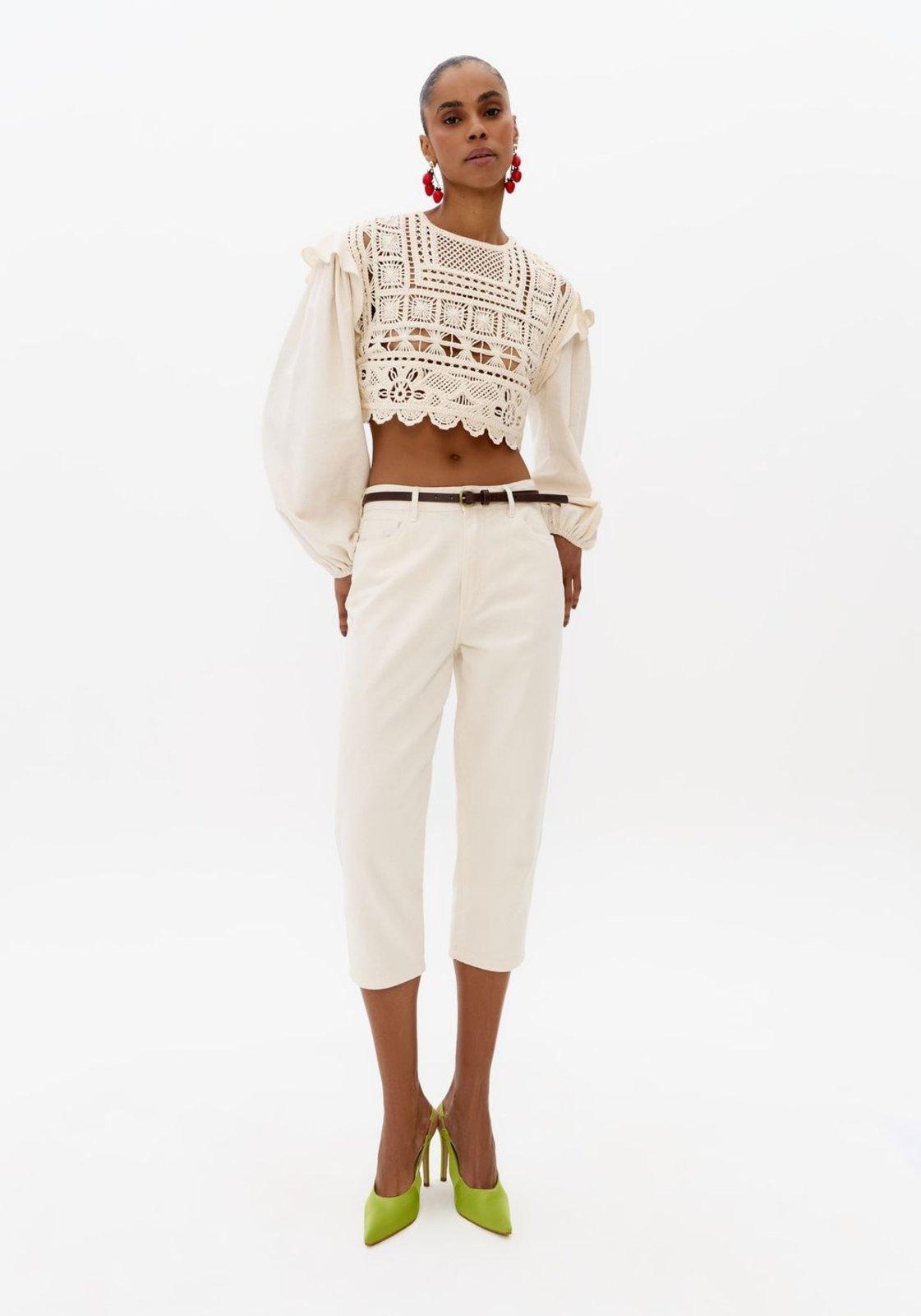 Calça Sarja Mom Cropped Cintura Alta Lança Perfume