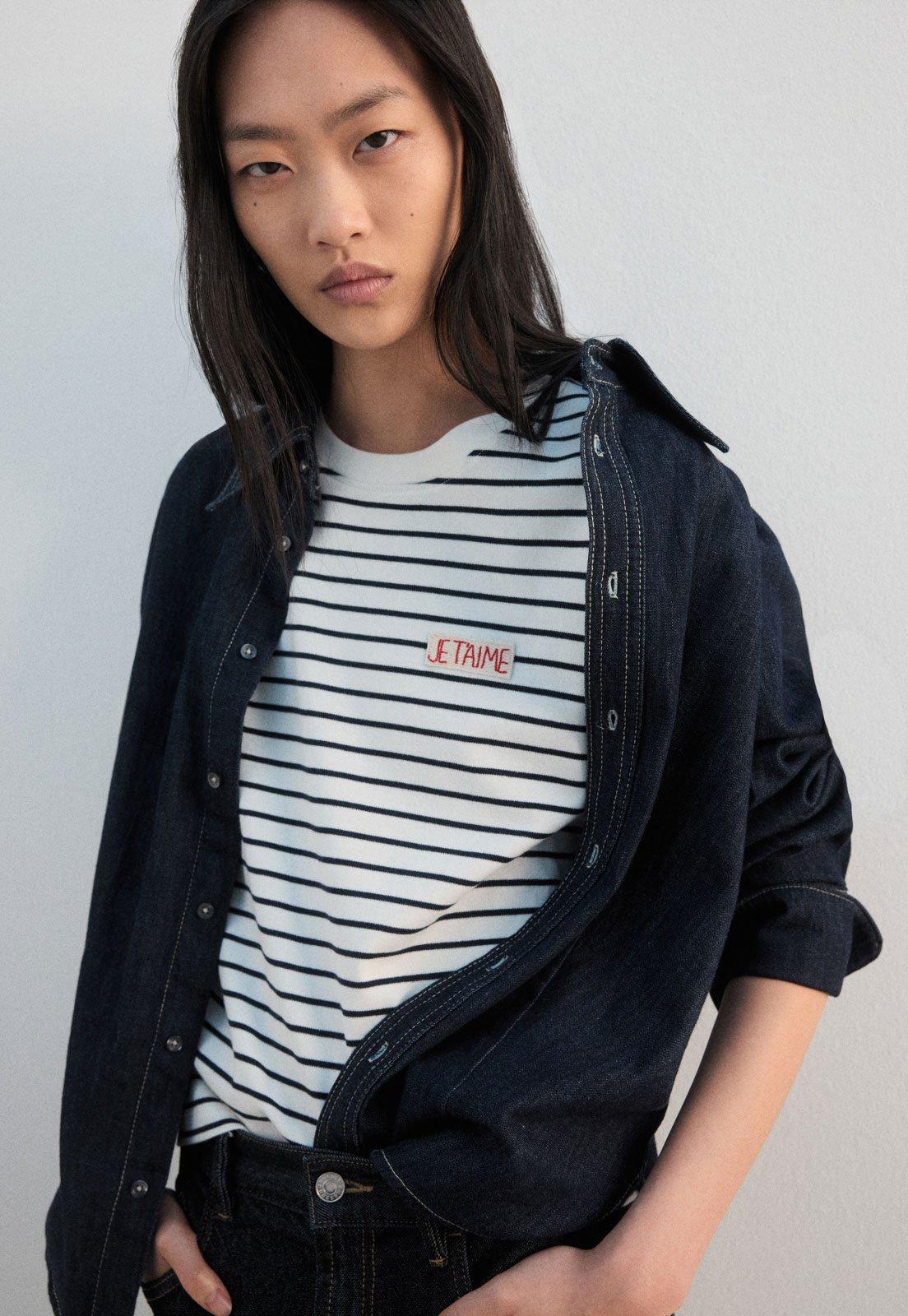 Camiseta Feminina Mango Listrada Bordado Branca