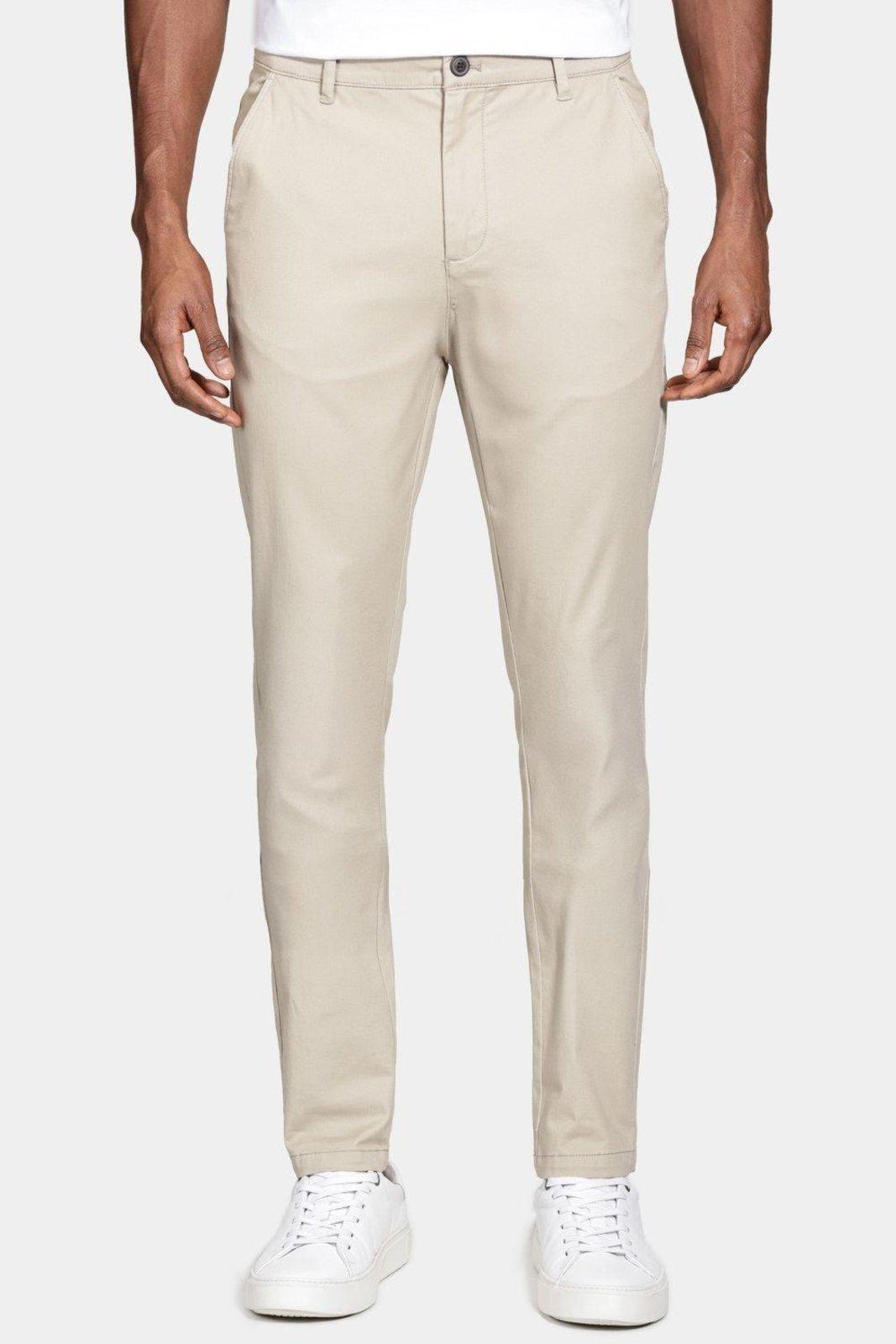 Calça Aramis Chino Algodão Premium Básica Areia