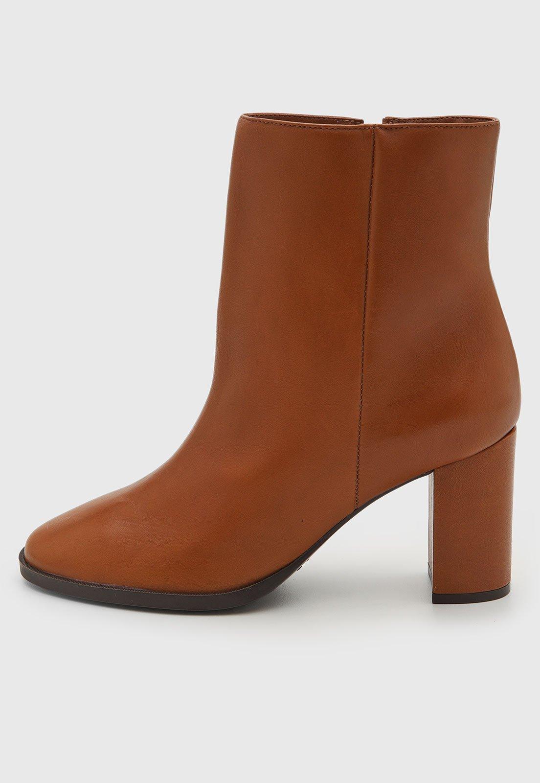 Bota Feminina Arezzo Cano Baixo Couro Marrom